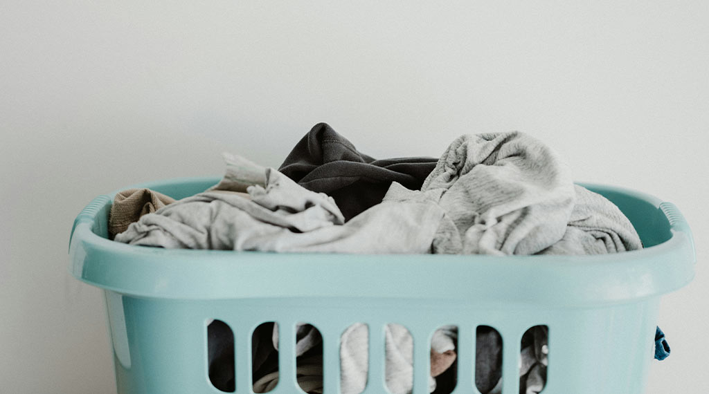 cestos-roupa-empilhaveis - Foto de Annie Spratt na Unsplash